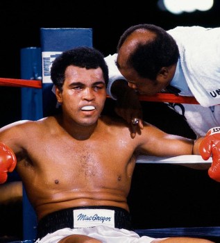 1980-muhammad-ali-drew-bundini-brown-001069420.jpg